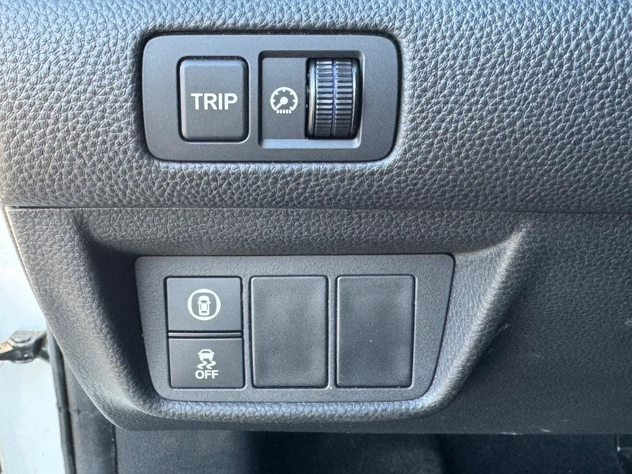 Honda Accord Sedan Vehicle Full-screen Gallery Image 23