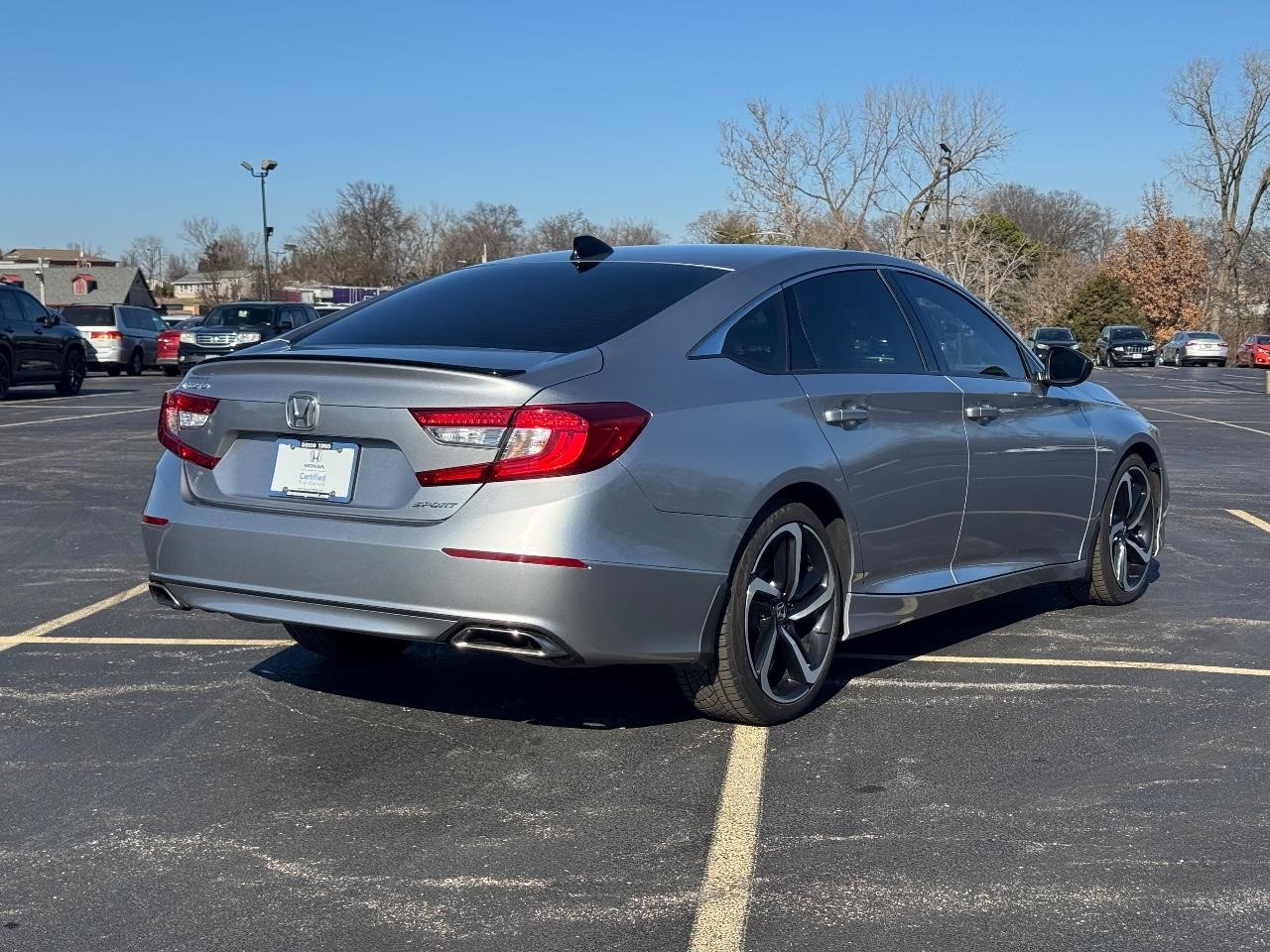 Honda Accord Sedan Vehicle Full-screen Gallery Image 03