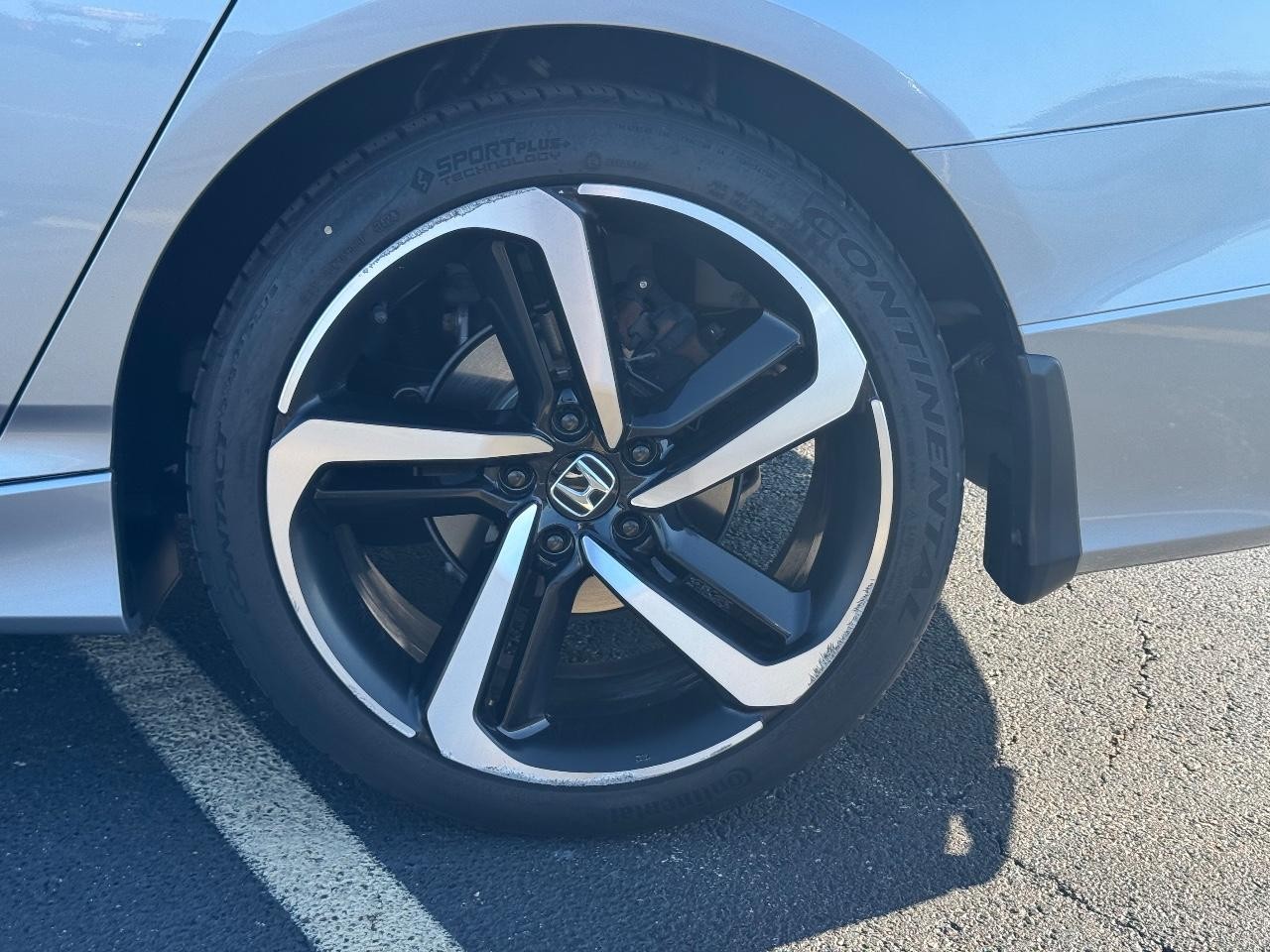 Honda Accord Sedan Vehicle Full-screen Gallery Image 07