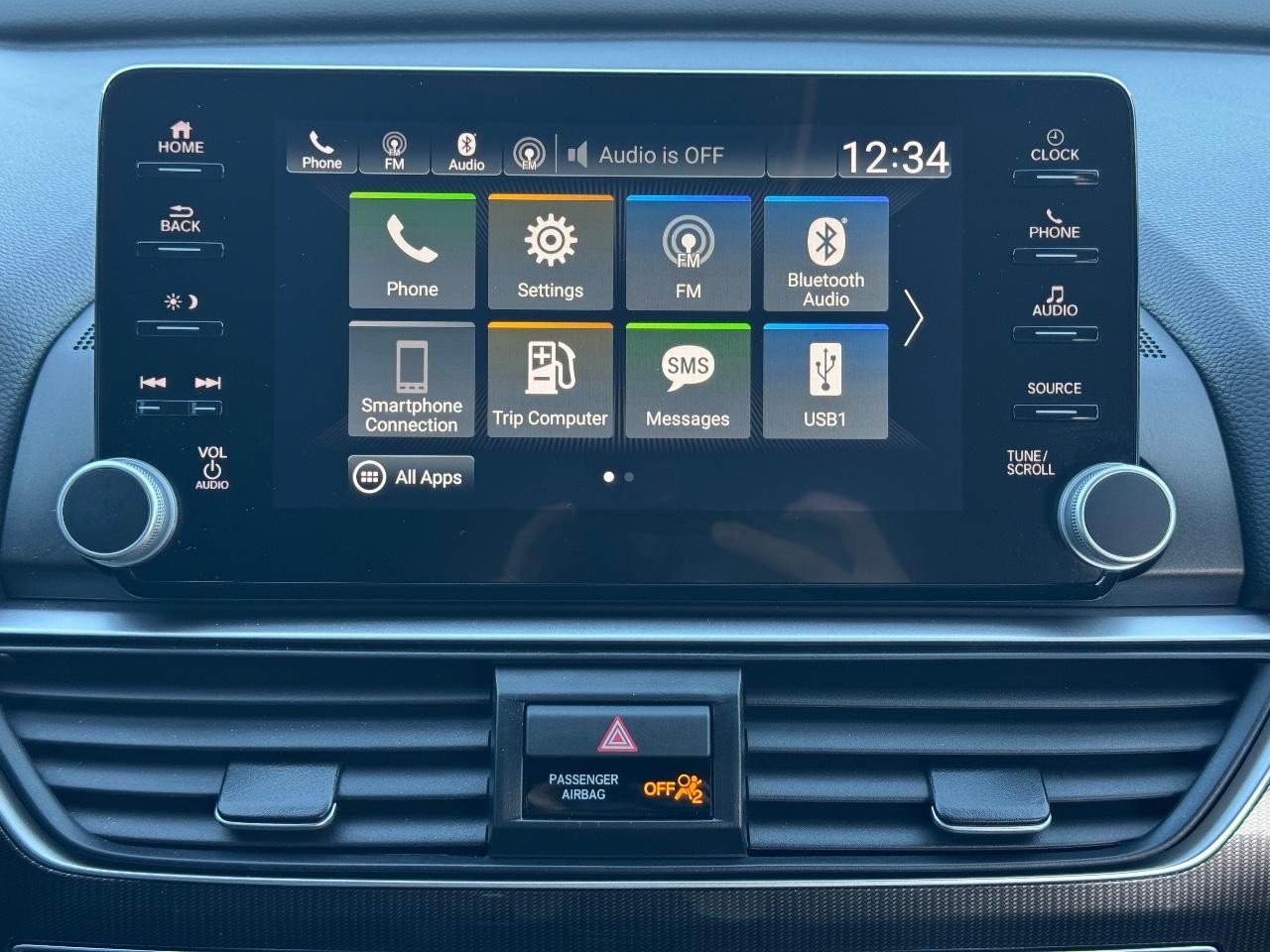 Honda Accord Sedan Vehicle Full-screen Gallery Image 13