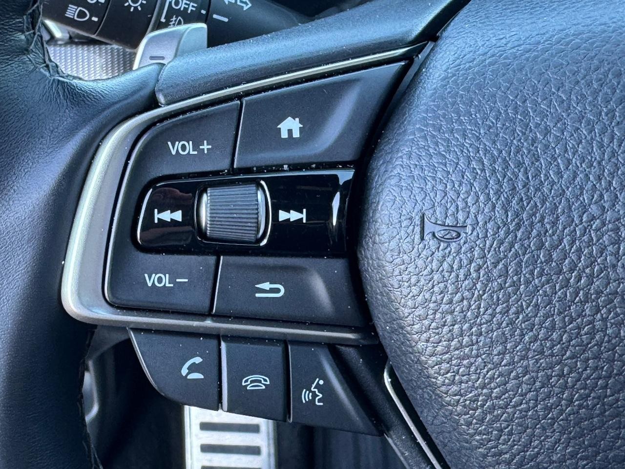 Honda Accord Sedan Vehicle Full-screen Gallery Image 20