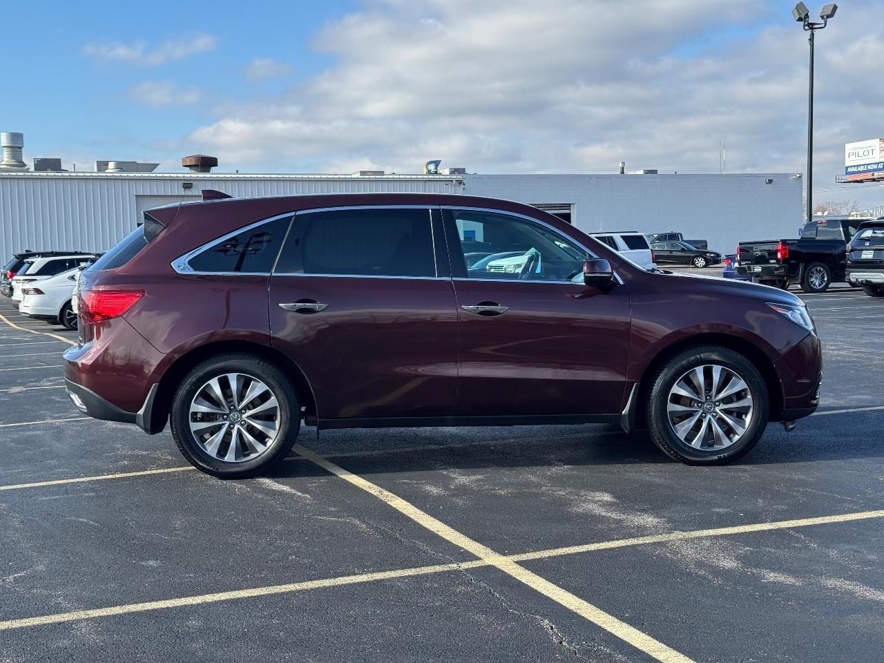 Acura MDX Vehicle Full-screen Gallery Image 02