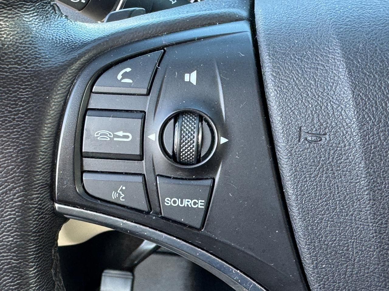 Acura MDX Vehicle Full-screen Gallery Image 22