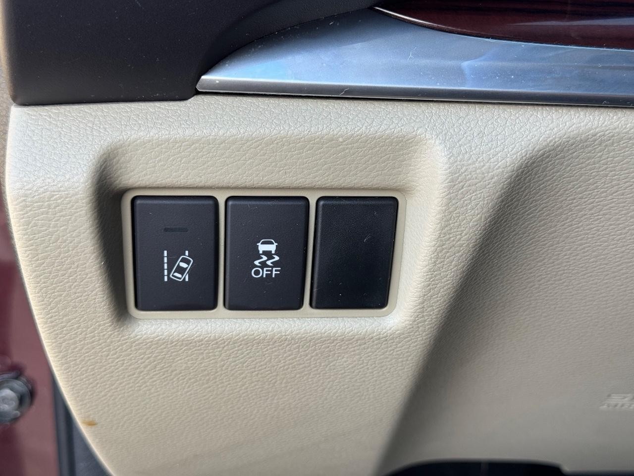 Acura MDX Vehicle Full-screen Gallery Image 24