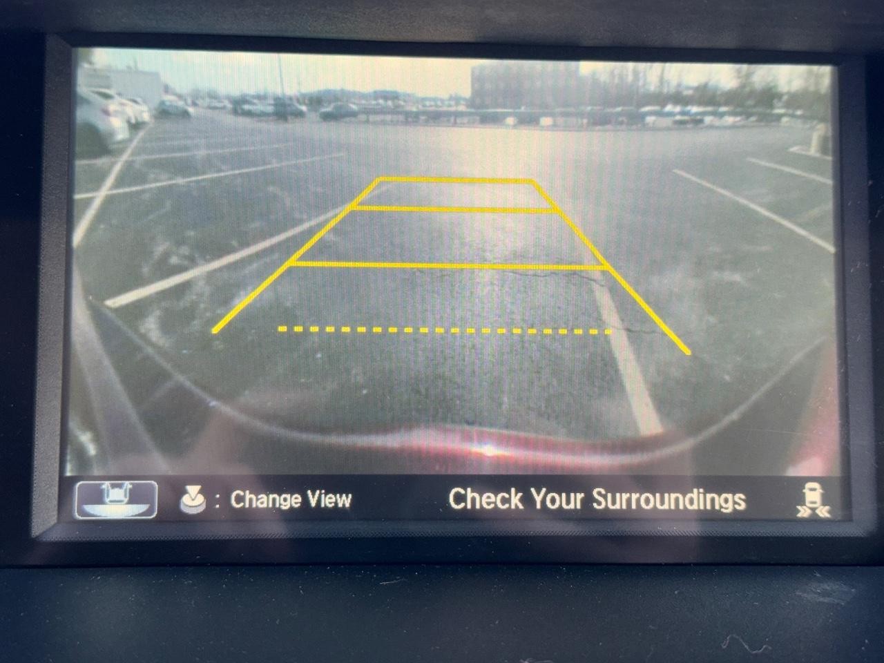 Acura MDX Vehicle Full-screen Gallery Image 25