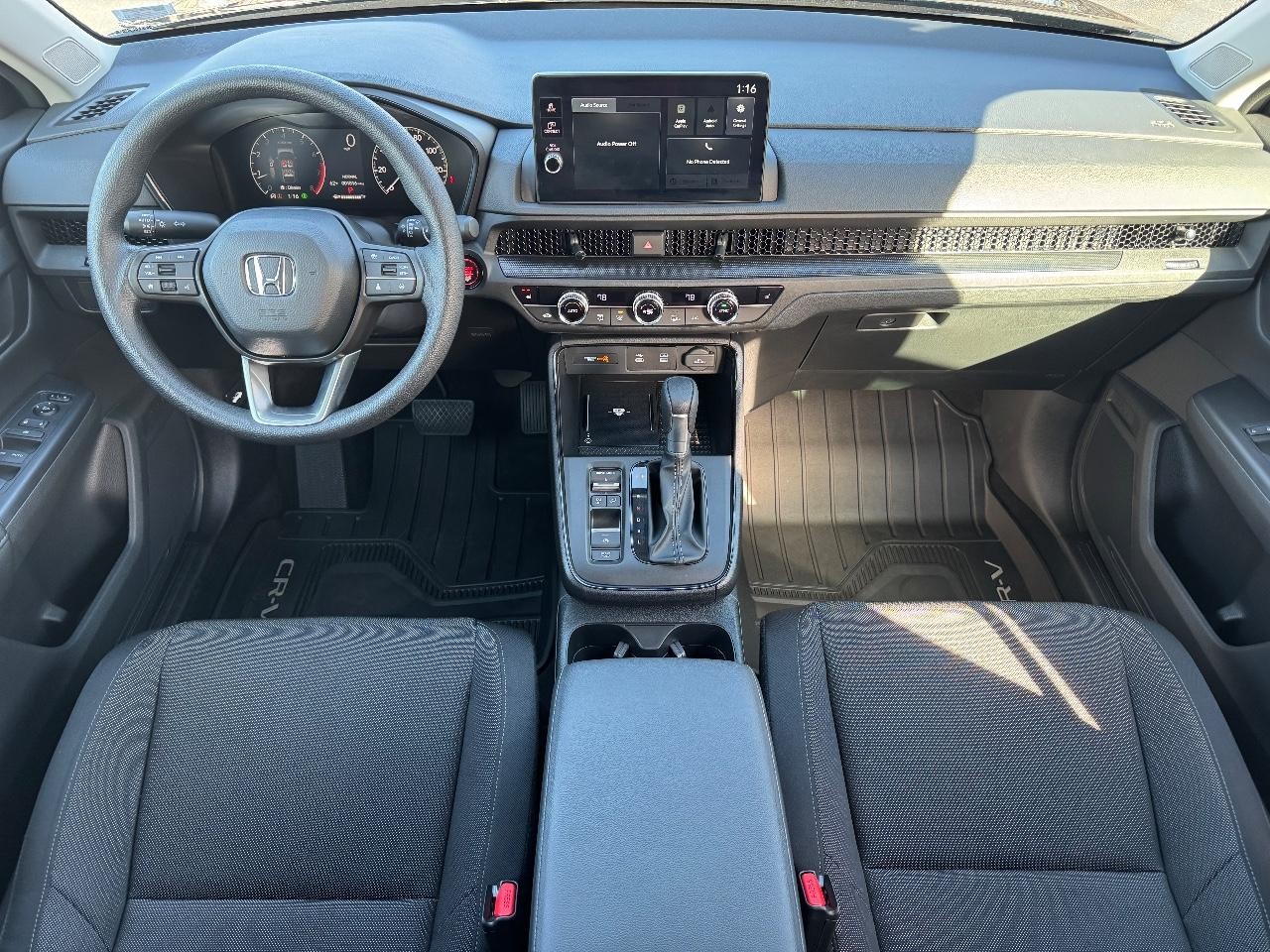 Honda CR-V Vehicle Full-screen Gallery Image 11