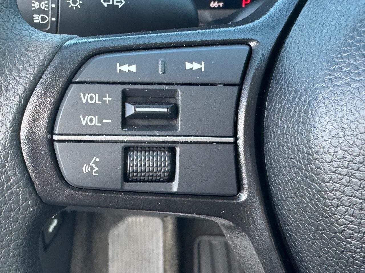 Honda Accord Sedan Vehicle Full-screen Gallery Image 21