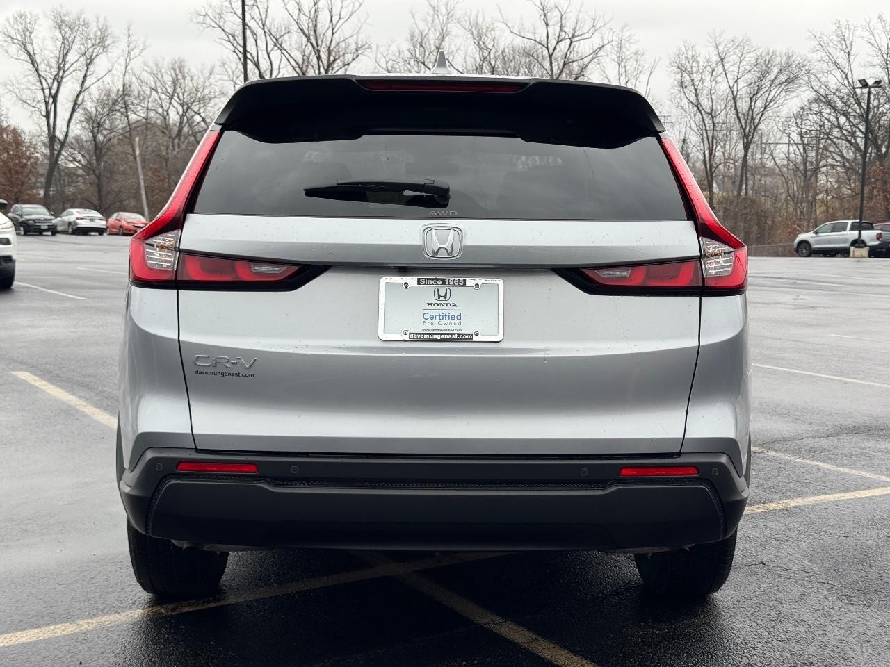 Honda CR-V Vehicle Full-screen Gallery Image 05