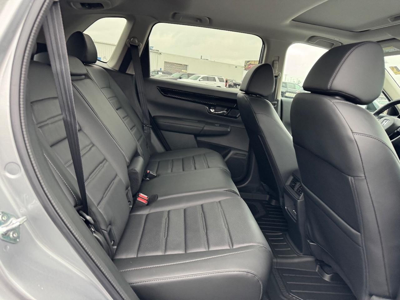 Honda CR-V Vehicle Full-screen Gallery Image 10