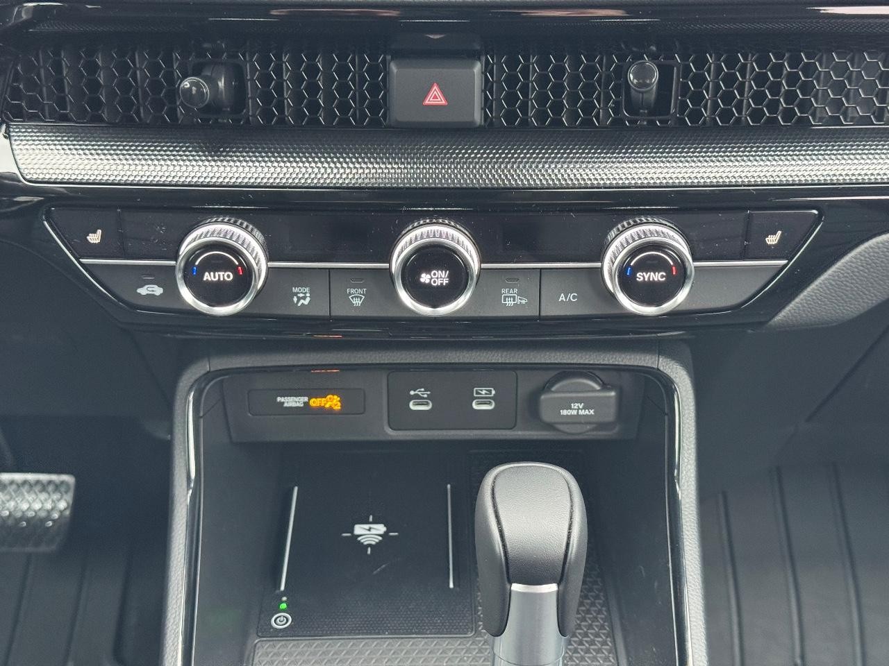 Honda CR-V Vehicle Full-screen Gallery Image 14