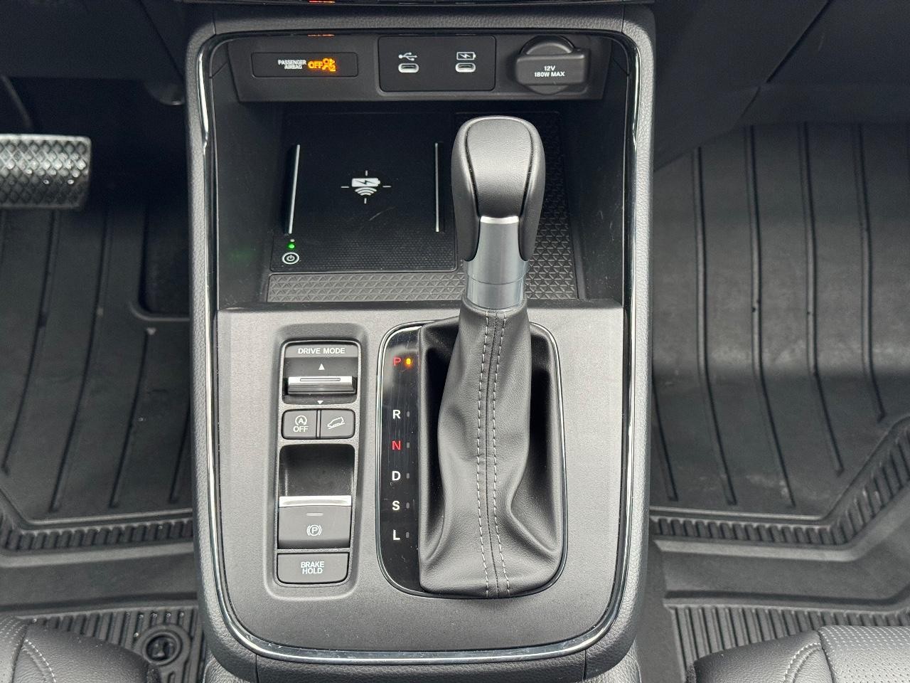 Honda CR-V Vehicle Full-screen Gallery Image 15