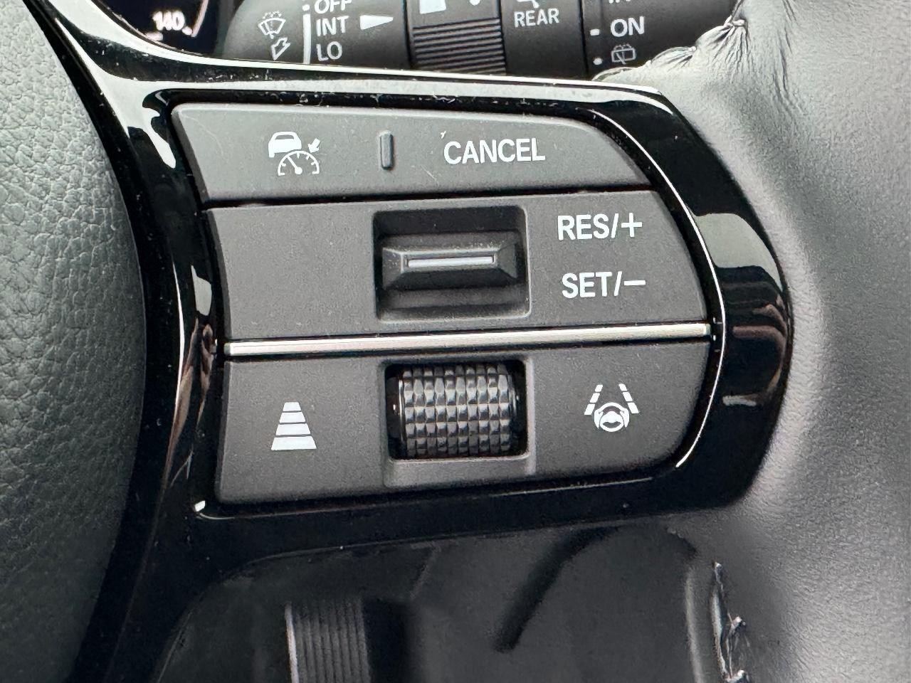 Honda CR-V Vehicle Full-screen Gallery Image 22