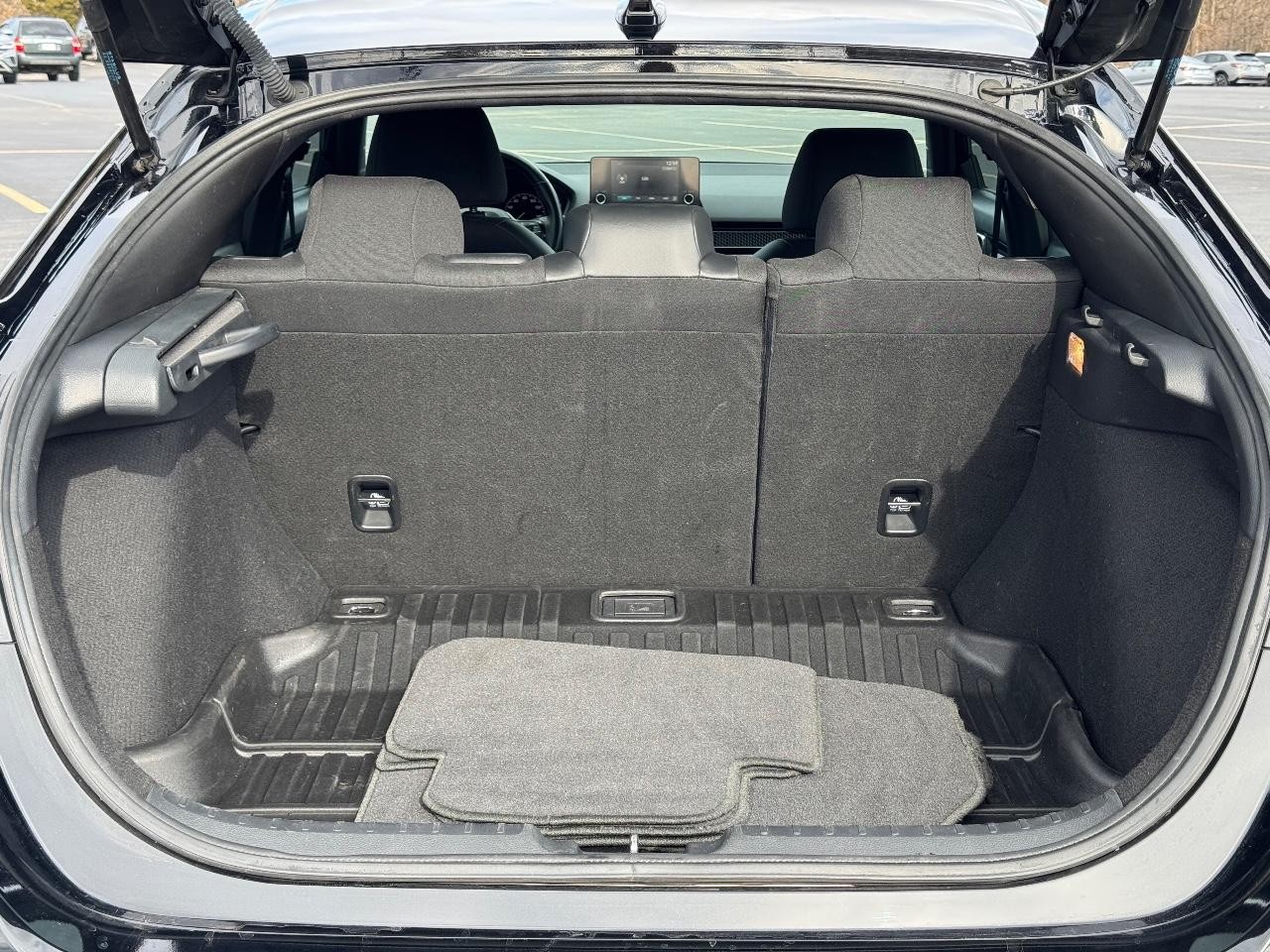 Honda Civic Hatchback Vehicle Full-screen Gallery Image 04