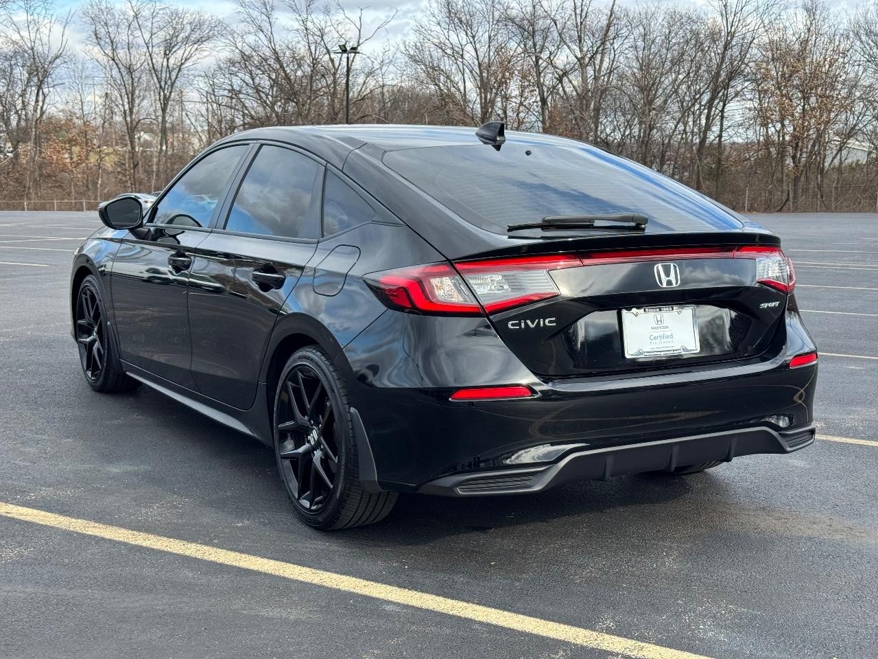 Honda Civic Hatchback Vehicle Full-screen Gallery Image 06