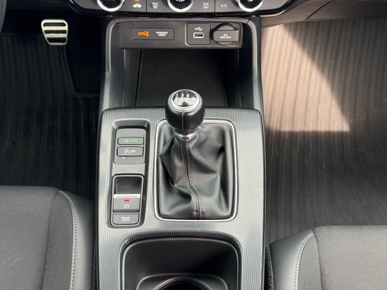 Honda Civic Hatchback Vehicle Full-screen Gallery Image 15