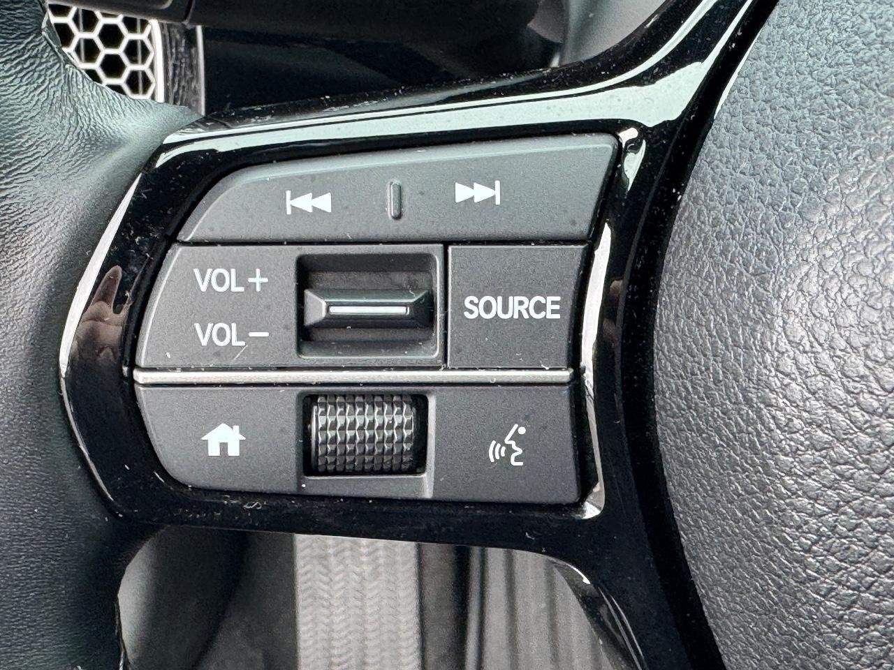 Honda Civic Hatchback Vehicle Full-screen Gallery Image 19