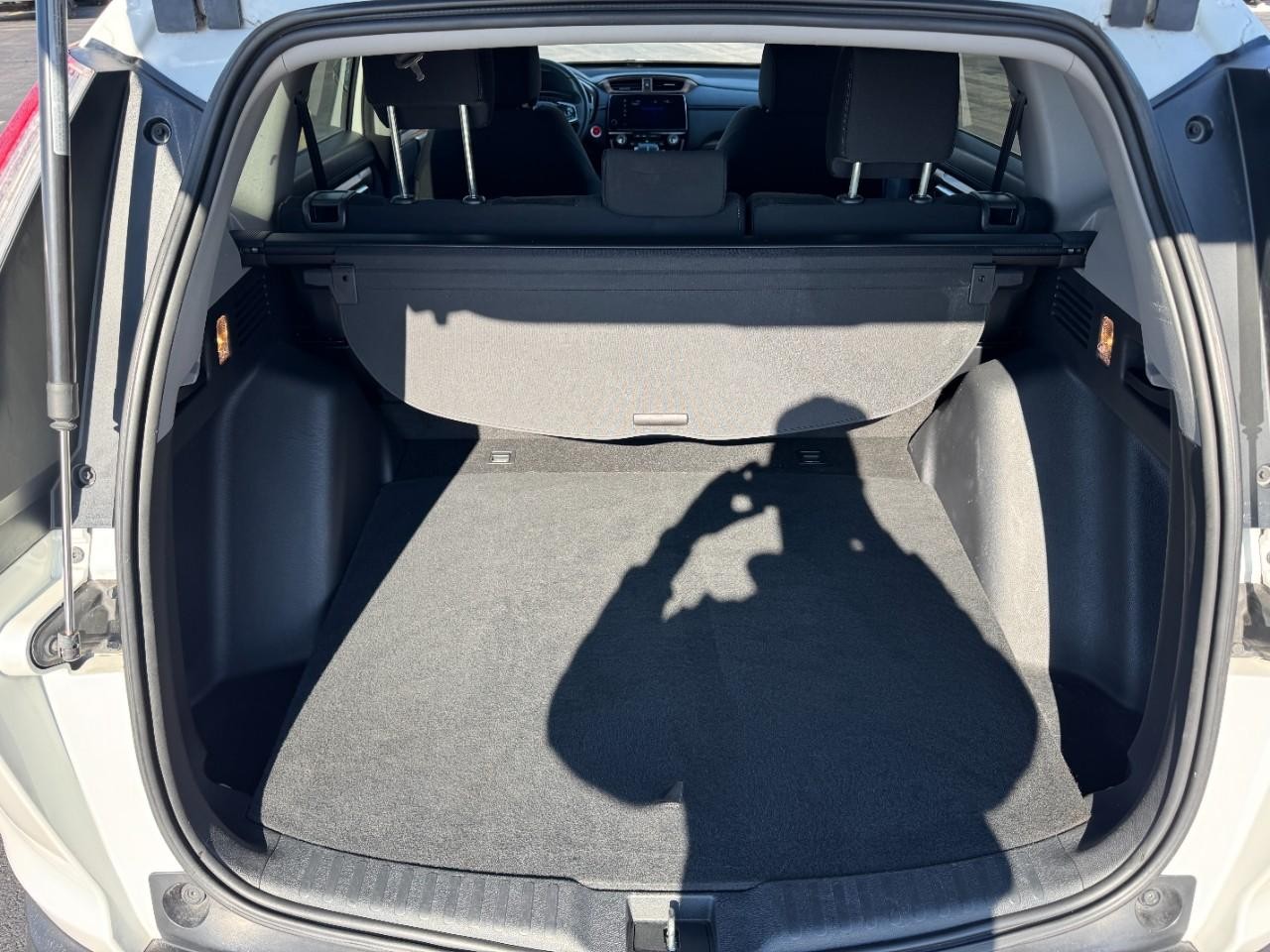 Honda CR-V Vehicle Full-screen Gallery Image 04