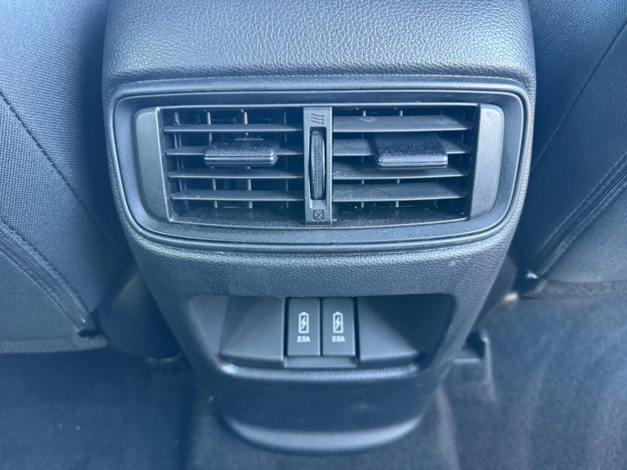 Honda CR-V Vehicle Full-screen Gallery Image 17