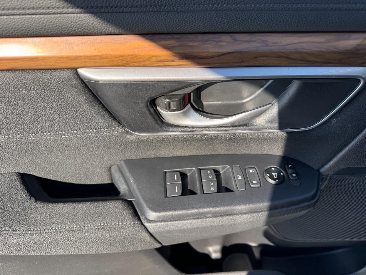 Honda CR-V Vehicle Full-screen Gallery Image 19