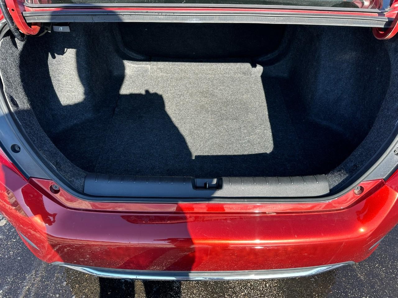 Honda Civic Sedan Vehicle Full-screen Gallery Image 05