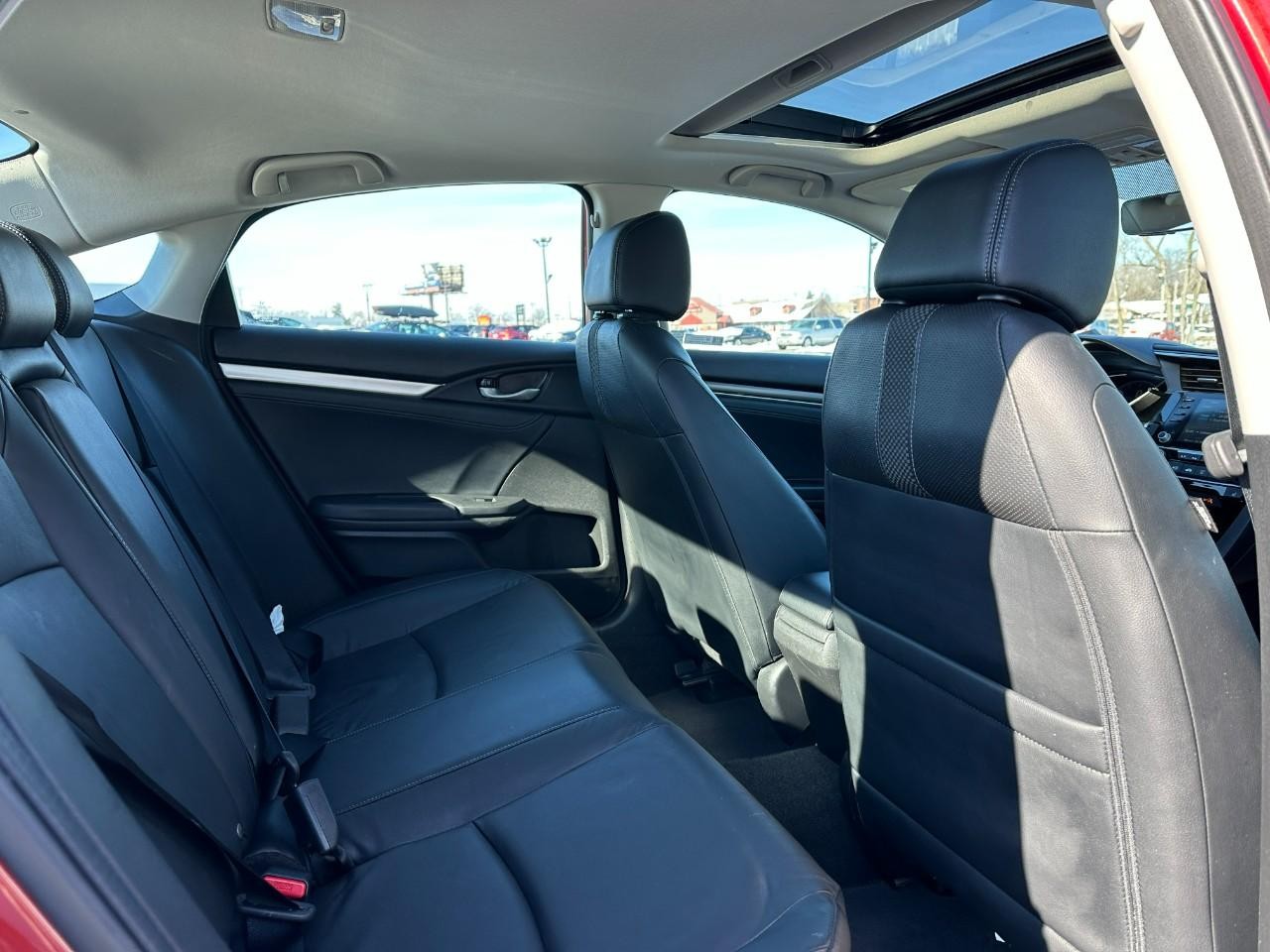 Honda Civic Sedan Vehicle Full-screen Gallery Image 10