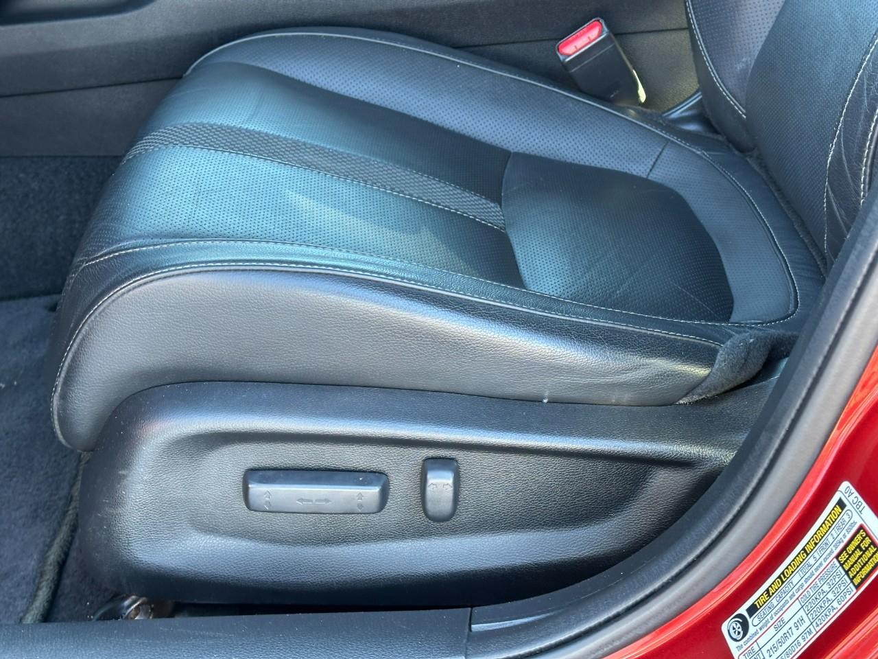 Honda Civic Sedan Vehicle Full-screen Gallery Image 17