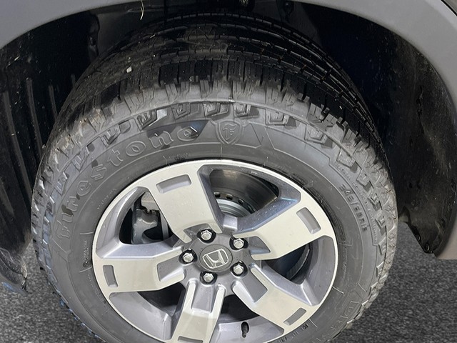 Honda Ridgeline Vehicle Full-screen Gallery Image 11