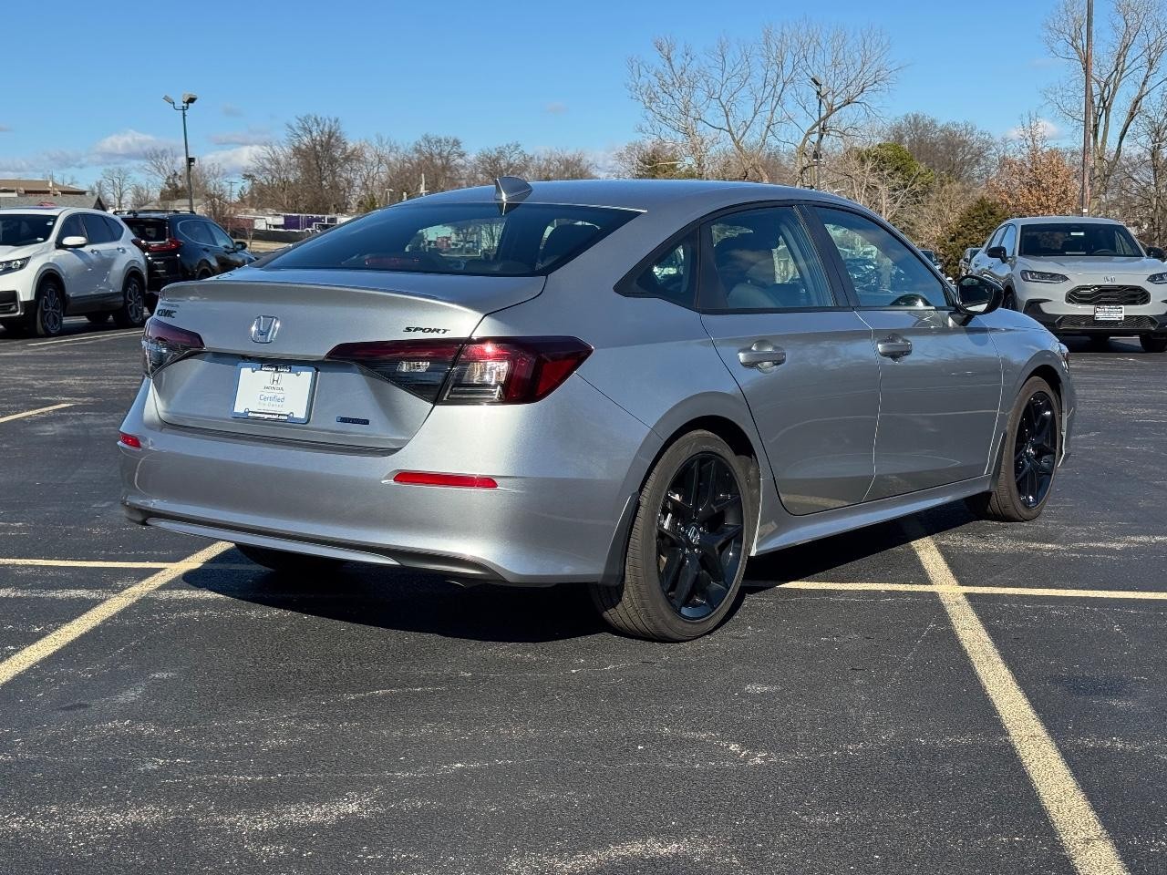 Honda Civic Sedan Hybrid Vehicle Full-screen Gallery Image 03