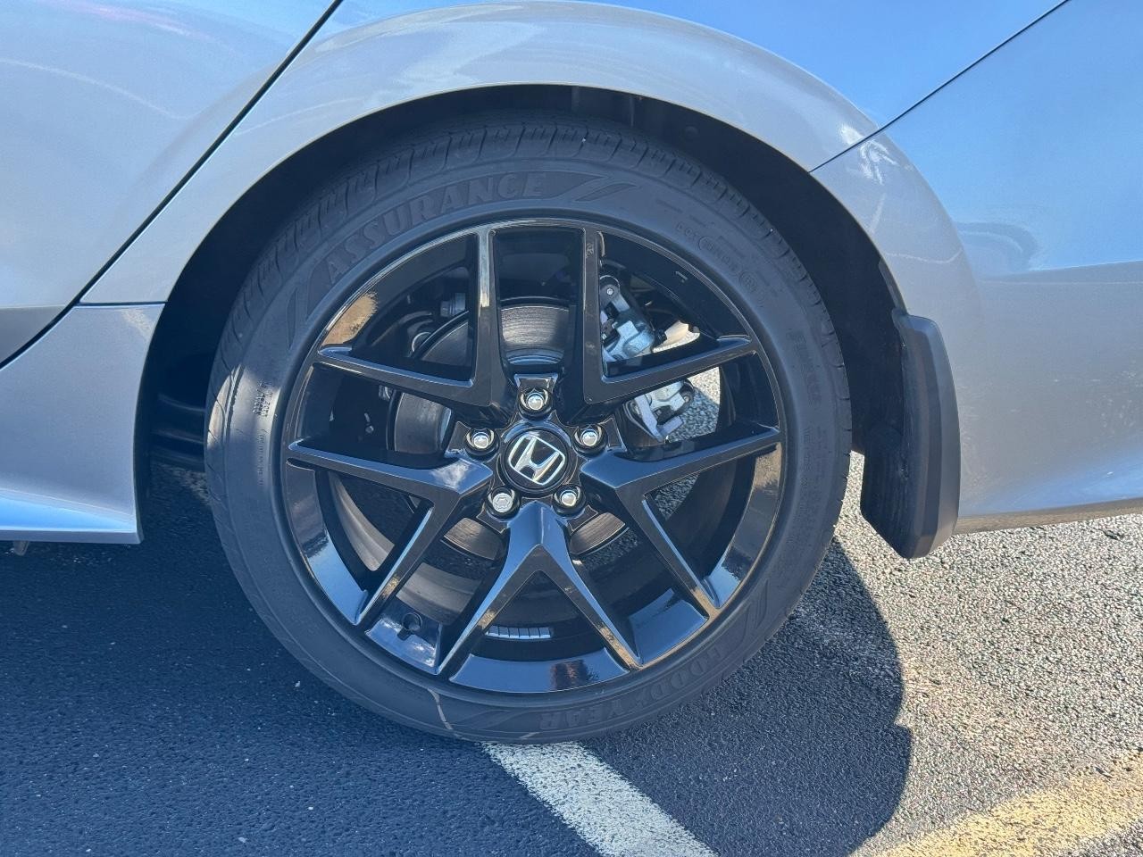 Honda Civic Sedan Hybrid Vehicle Full-screen Gallery Image 07