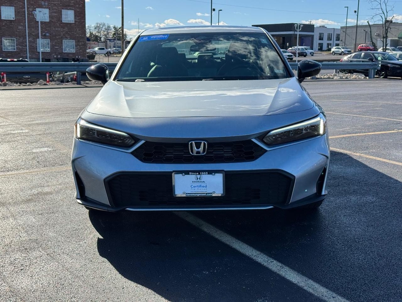 Honda Civic Sedan Hybrid Vehicle Full-screen Gallery Image 09