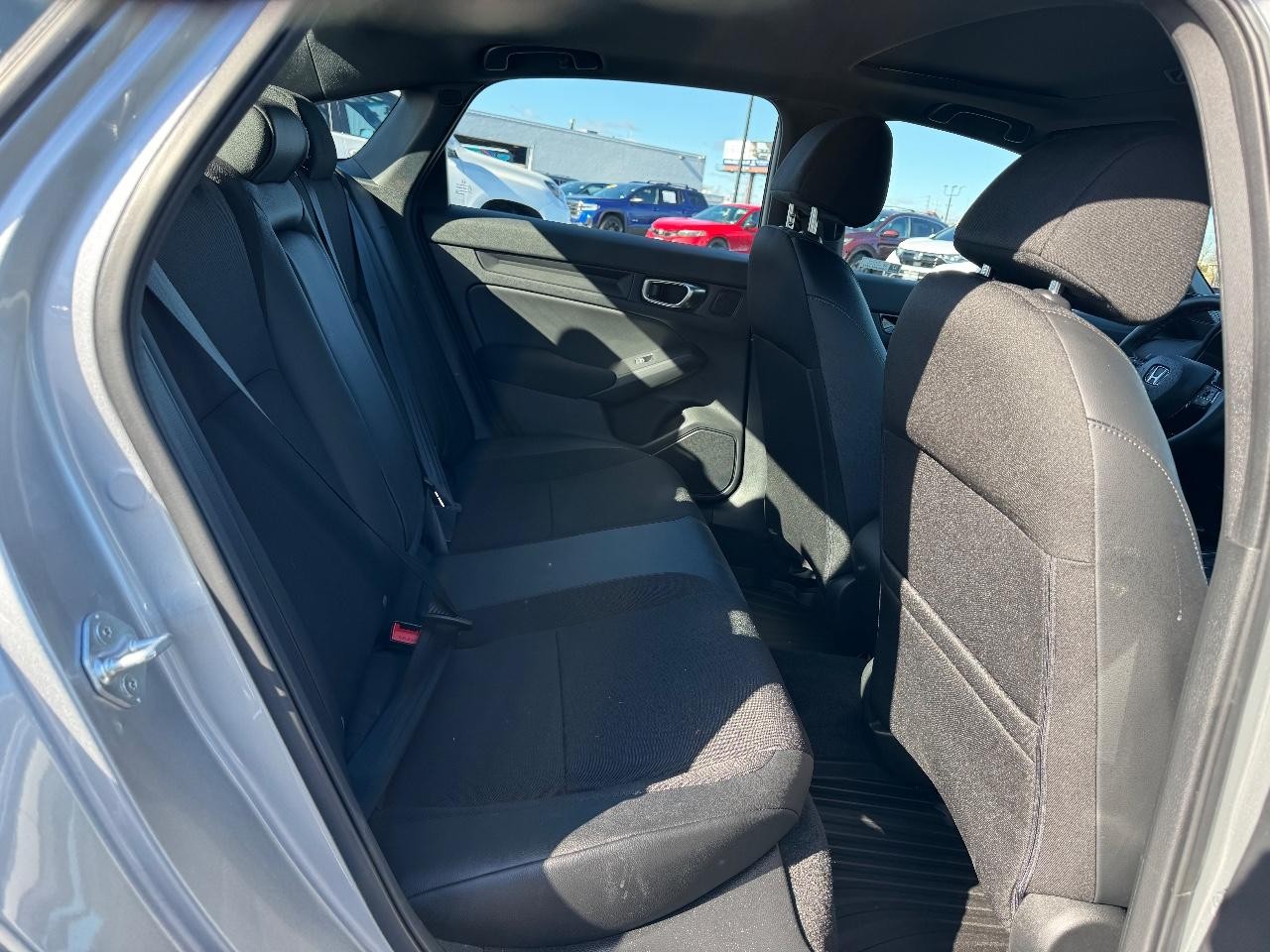 Honda Civic Sedan Hybrid Vehicle Full-screen Gallery Image 10