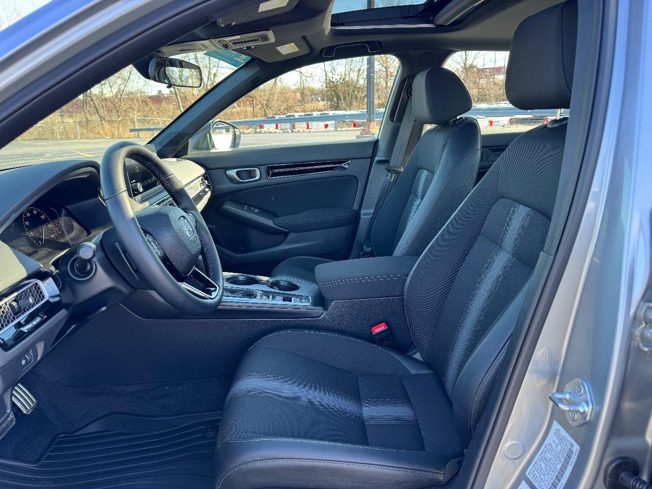 Honda Civic Sedan Hybrid Vehicle Full-screen Gallery Image 17