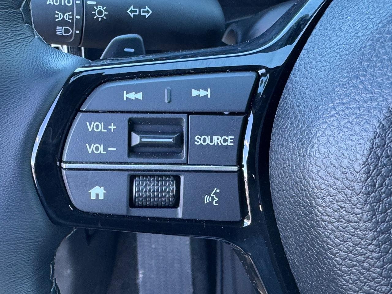 Honda Civic Sedan Hybrid Vehicle Full-screen Gallery Image 20