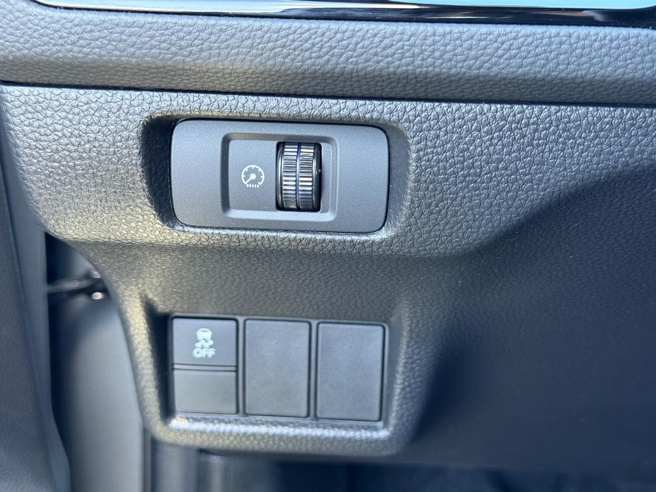 Honda Civic Sedan Hybrid Vehicle Full-screen Gallery Image 22