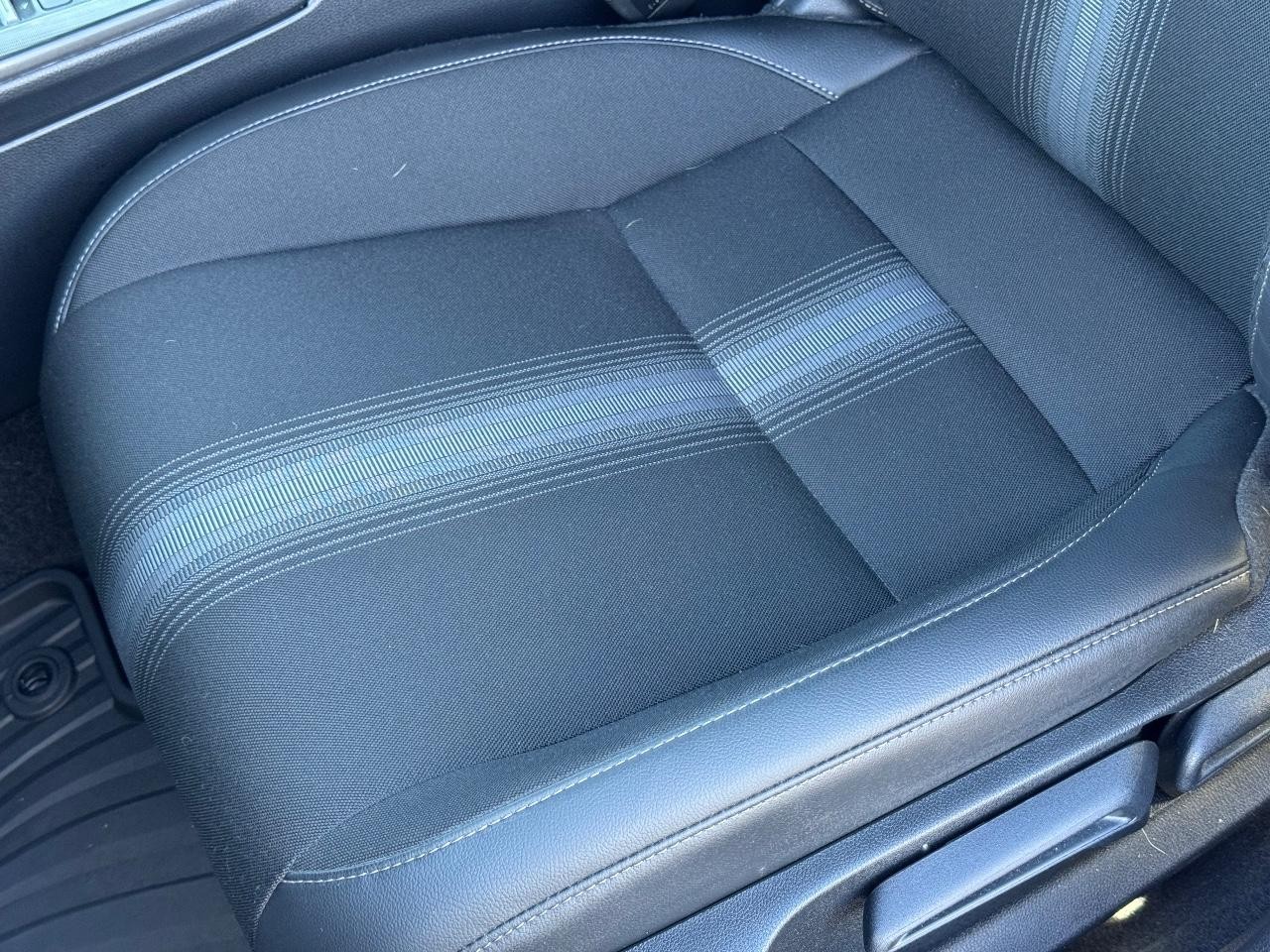 Honda Civic Sedan Hybrid Vehicle Full-screen Gallery Image 25