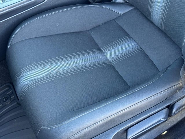 Honda Civic Sedan Hybrid Vehicle Full-screen Gallery Image 26