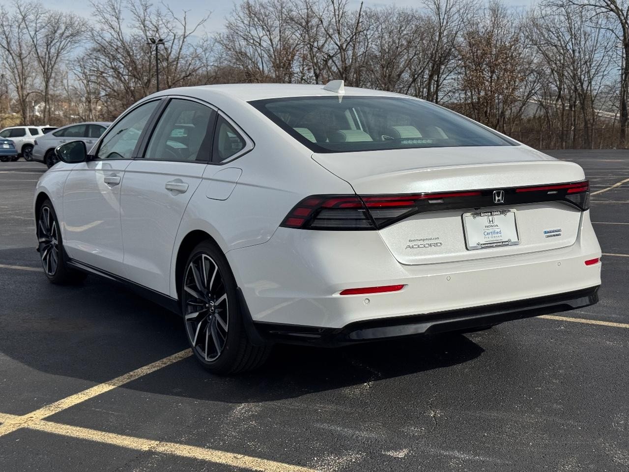 Honda Accord Hybrid Vehicle Full-screen Gallery Image 06