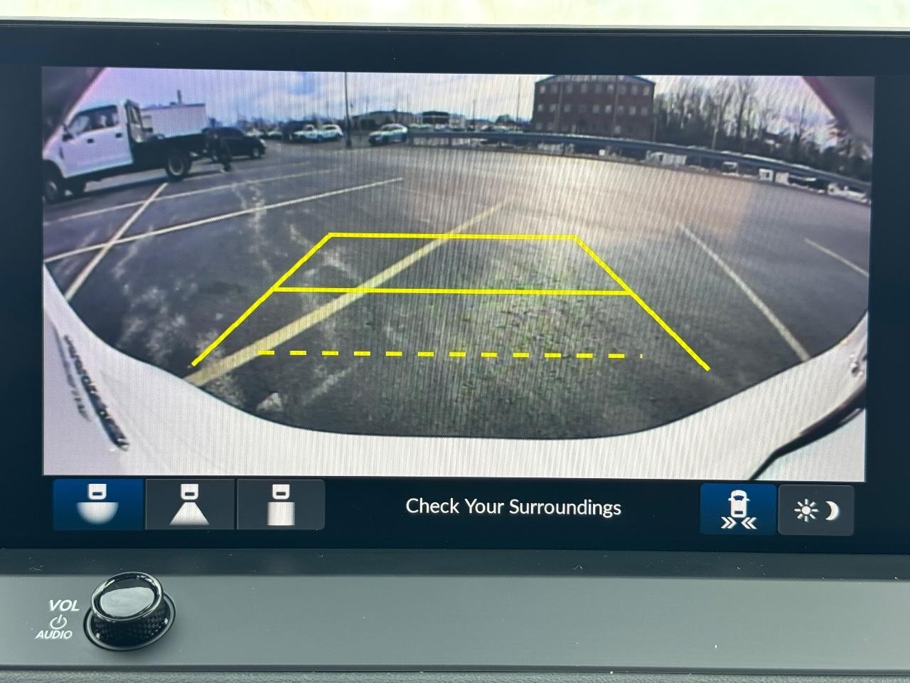 Honda Accord Hybrid Vehicle Full-screen Gallery Image 23