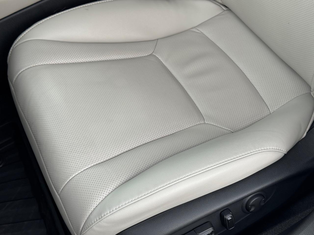 Honda Accord Hybrid Vehicle Full-screen Gallery Image 26