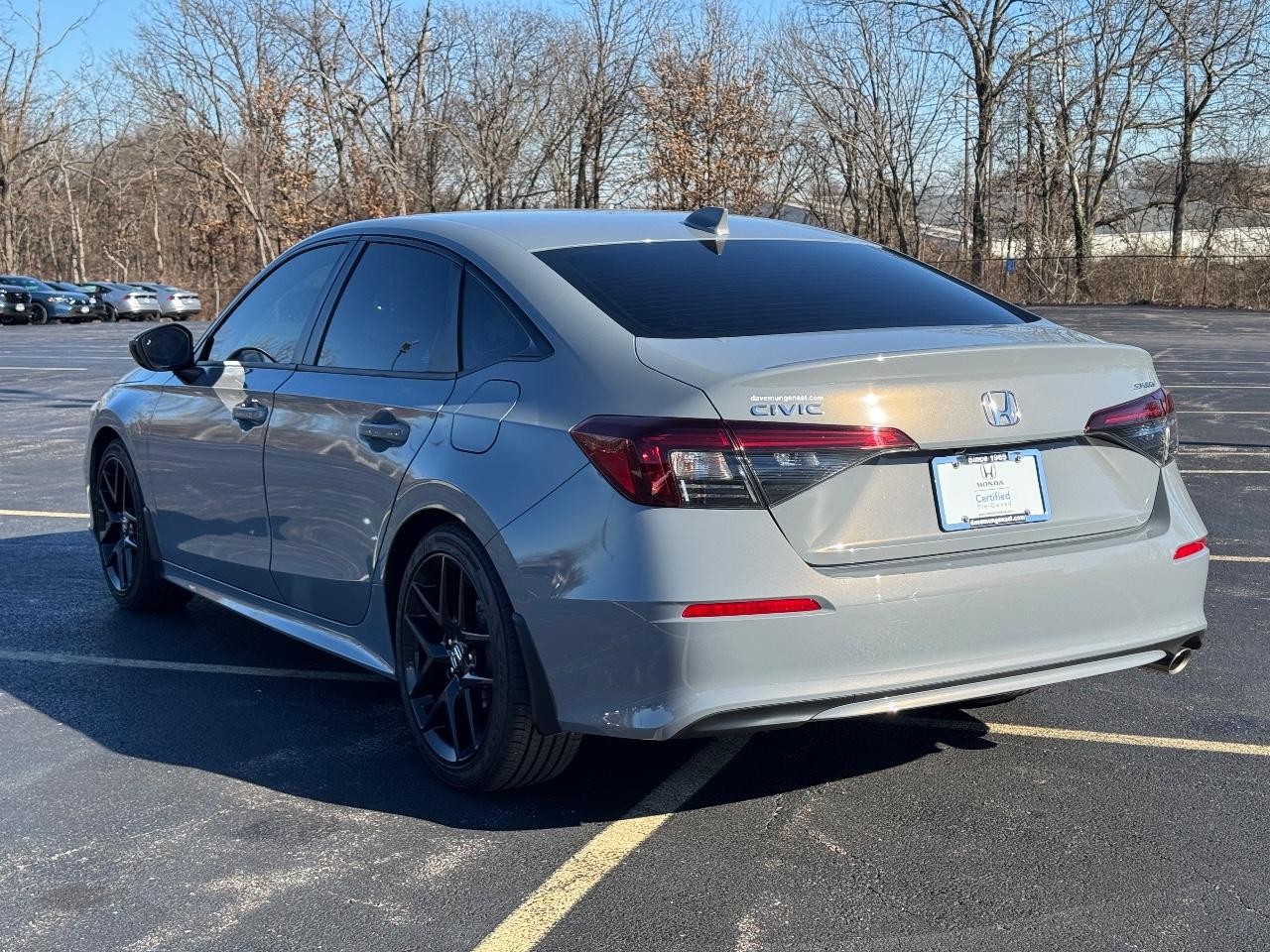 Honda Civic Sedan Vehicle Full-screen Gallery Image 06