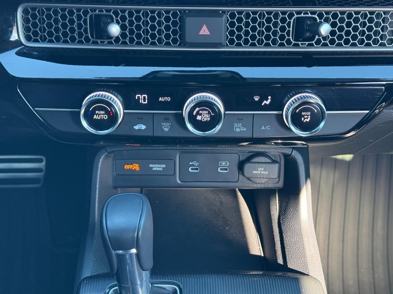 Honda Civic Sedan Vehicle Full-screen Gallery Image 14