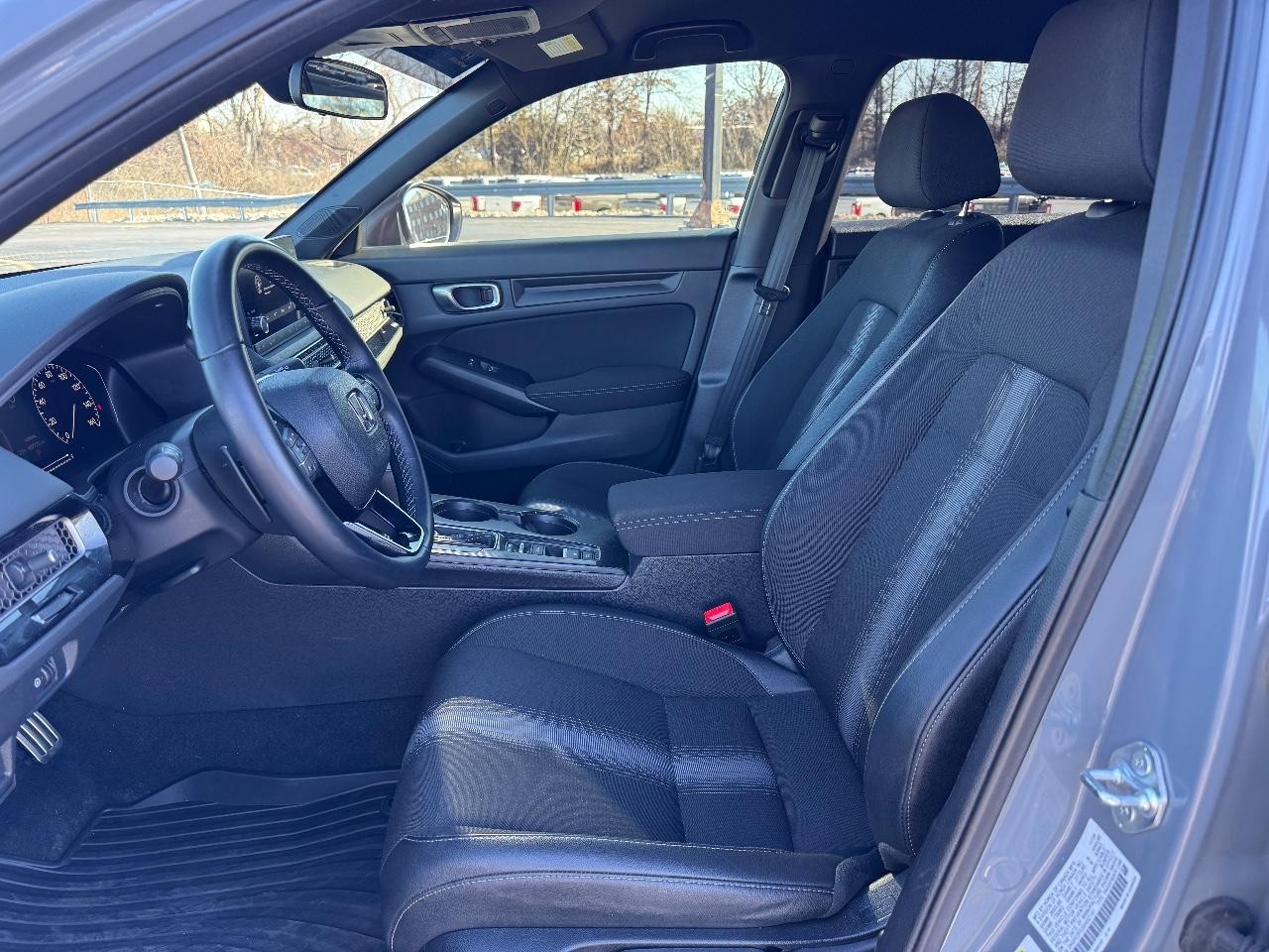 Honda Civic Sedan Vehicle Full-screen Gallery Image 17