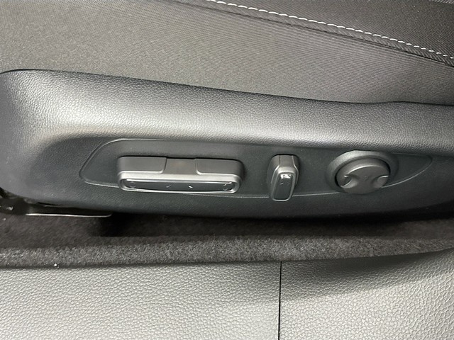 Honda Accord Sedan Vehicle Full-screen Gallery Image 23