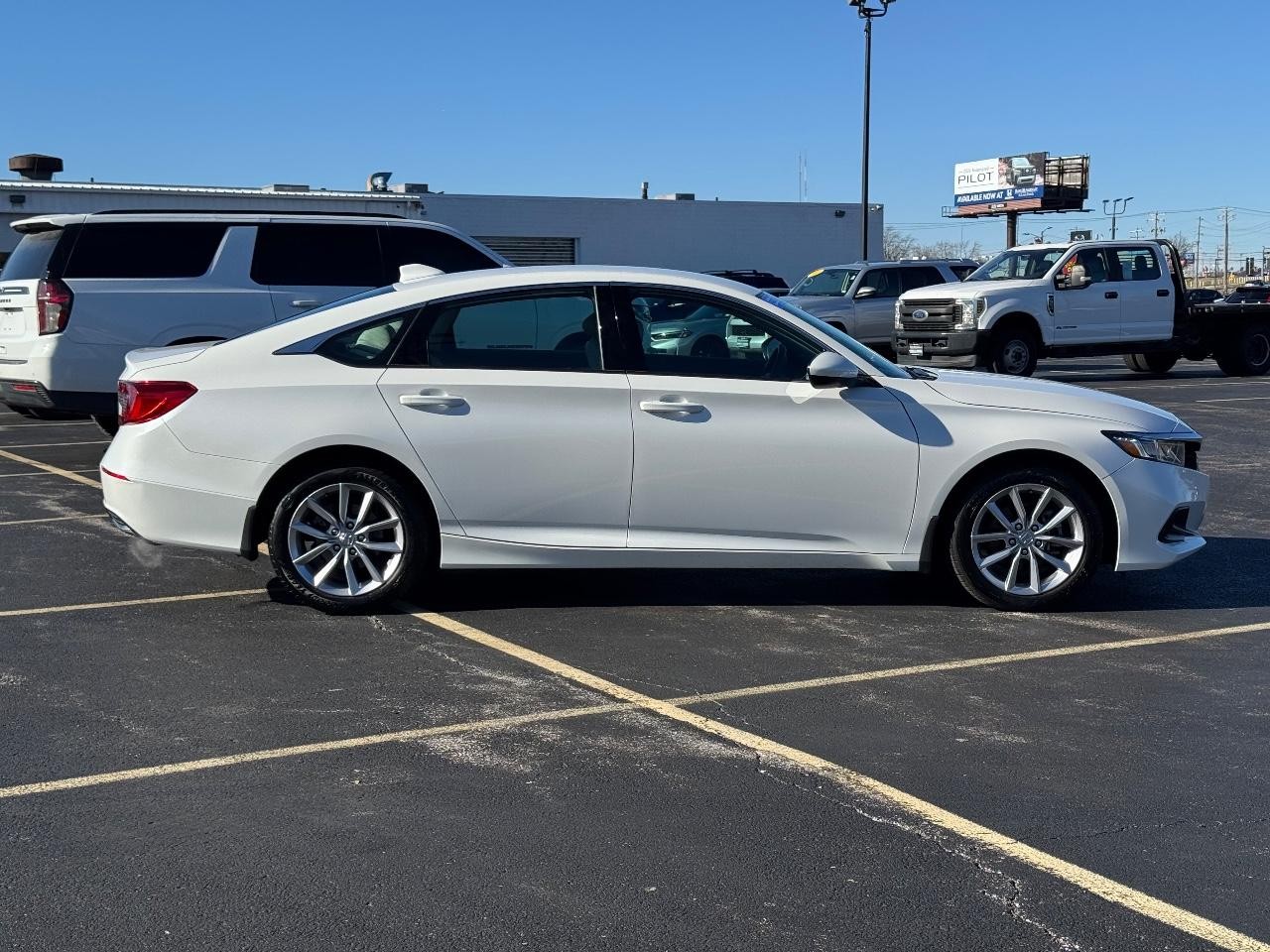 Honda Accord Sedan Vehicle Full-screen Gallery Image 02