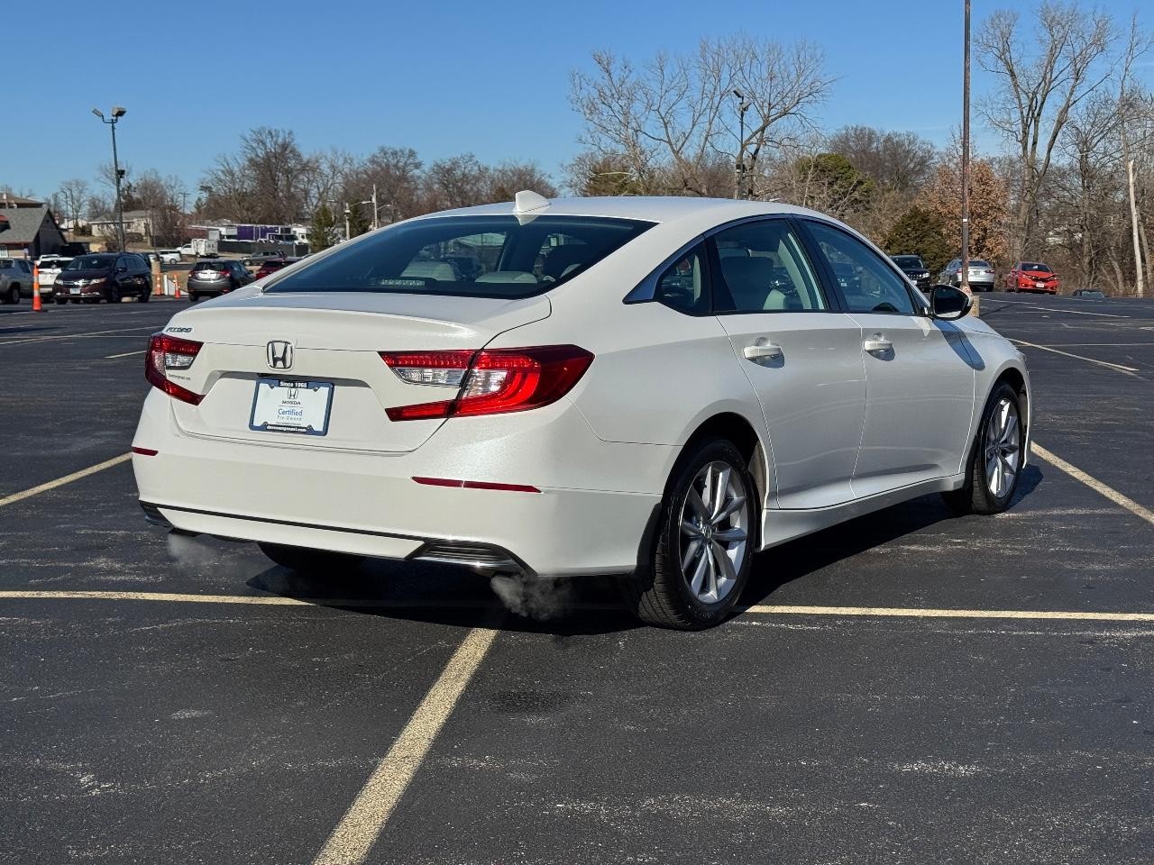 Honda Accord Sedan Vehicle Full-screen Gallery Image 03