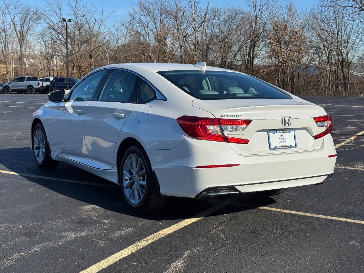 Honda Accord Sedan Vehicle Full-screen Gallery Image 06