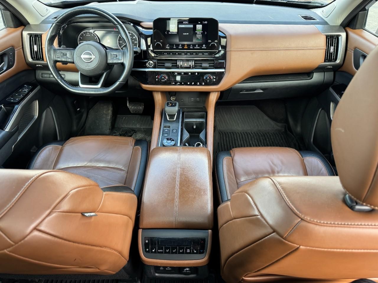 Nissan Pathfinder Vehicle Full-screen Gallery Image 13