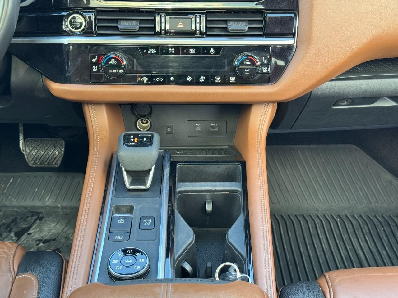 Nissan Pathfinder Vehicle Full-screen Gallery Image 16