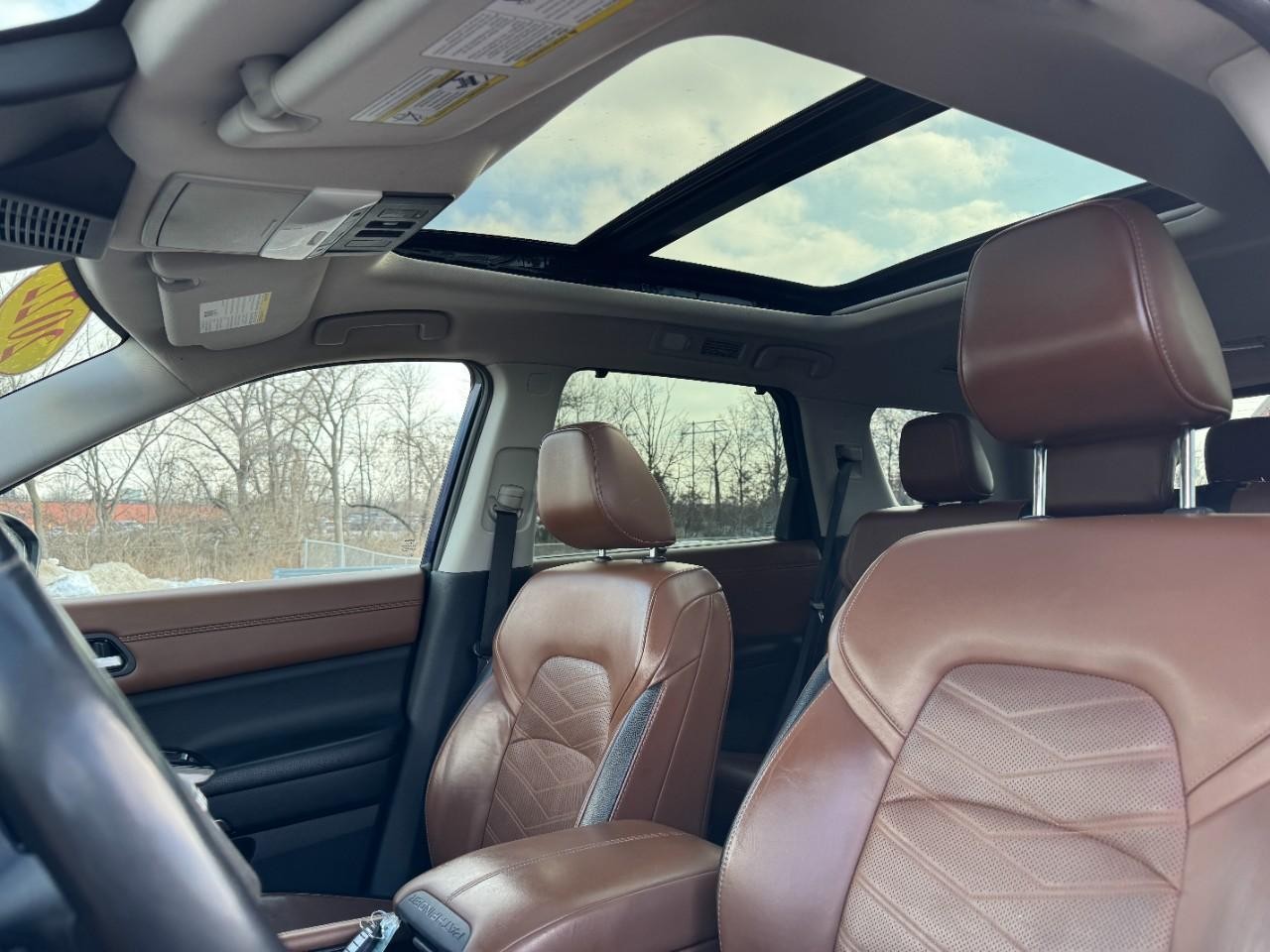 Nissan Pathfinder Vehicle Full-screen Gallery Image 20