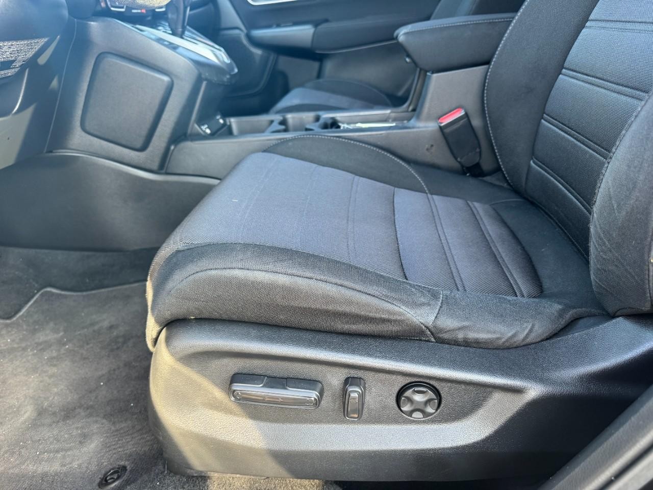 Honda CR-V Vehicle Full-screen Gallery Image 18